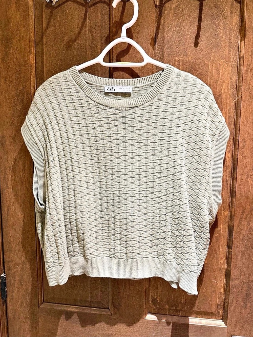 Zara Textured Crewneck Sweater in light Green  Size Small